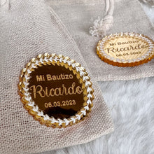 Load image into Gallery viewer, Personalized Tag Gold Acrylic cotton muslin bags / For dragees / Guest gift Wedding, Baptism, Communion, Birthday, Babyshower