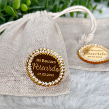 Load image into Gallery viewer, Personalized Tag Gold Acrylic cotton muslin bags / For dragees / Guest gift Wedding, Baptism, Communion, Birthday, Babyshower
