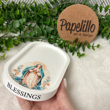 Load image into Gallery viewer, Eco Resine Oval Tray Virgin Mary | Handmade Vanity Tray | Jewelry Holder | Decorative Organizer | Modern Home Decor | Unique Gift Idea
